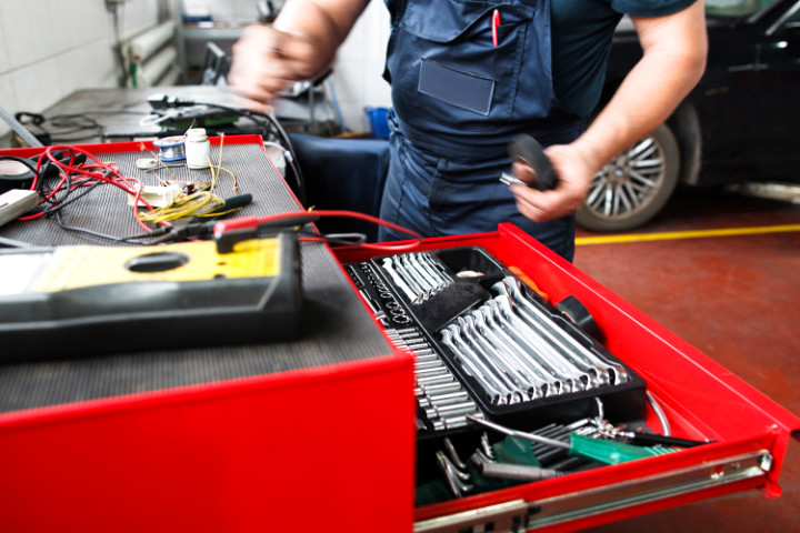 Petit outillage pour ateliers et mécanique automobile